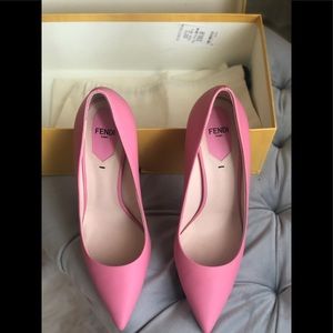FENDI🎀  PINK BARBIE POINTED-TOE LEATHER PUMPS🎀